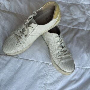 Naturalizer Morrison lace up white leather yellow suede trim sneakers sz 10